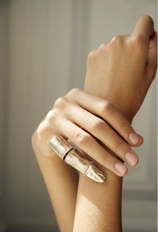 THE FINGER ARMOR