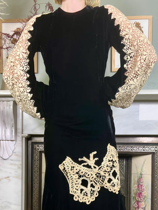 Amalia, 30s Velvet and Cream Lace Dress