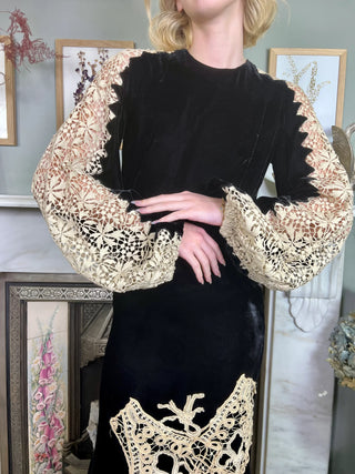 Amalia, 30s Velvet and Cream Lace Dress