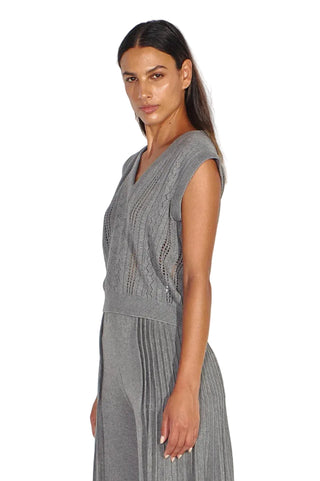 Leonor Vest