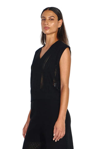 Leonor Vest