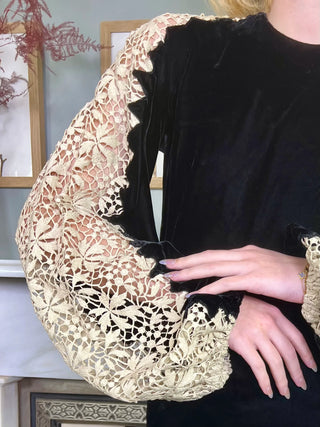 Amalia, 30s Velvet and Cream Lace Dress