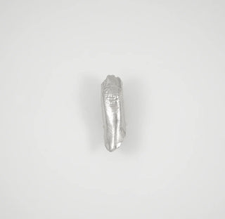 THE SKINNED FINGER