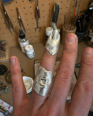 CUSTOM MOLDED DOUBLE KNUCKLE FINGER RING