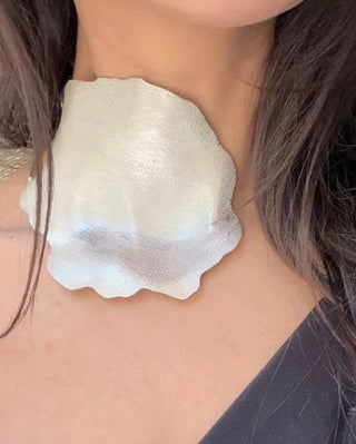 COLLARBONES
